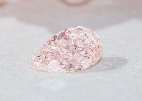 Büyük Boy Süslü Pembe CVD İnsan Yapımı Sentetik Elmas 3.74ct Armut Şekli